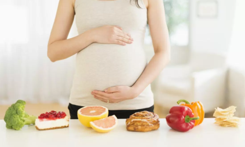 Holistic Diet Tips for Expectant Mothers