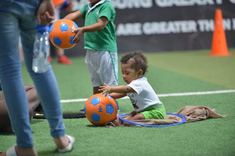 Mama Meets Bounce and Balls