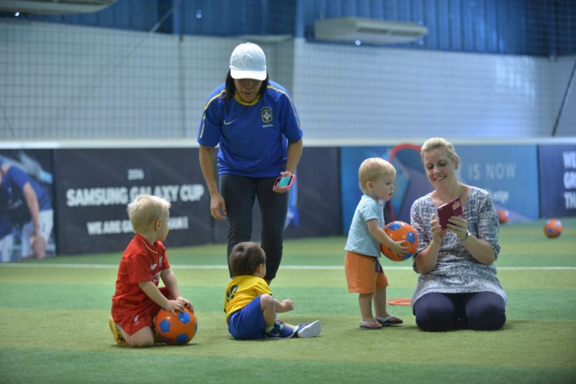 Mama Meets Bounce and Balls