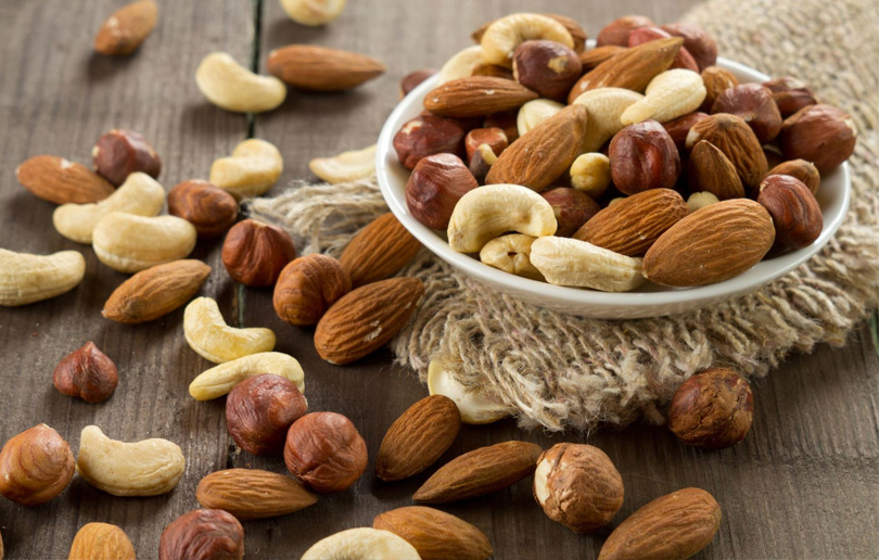 Study Finds Eating Nuts Reduces Risk of Death