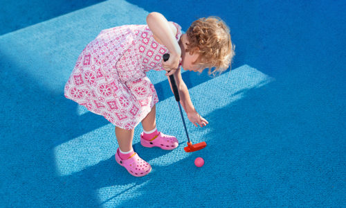 Glow-in-the-dark mini golf