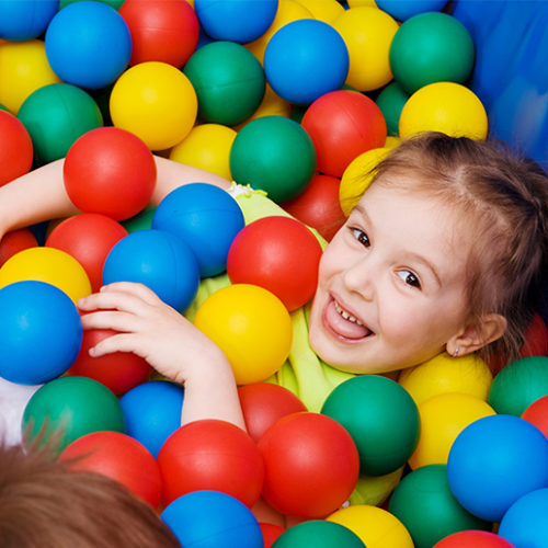 We love this FREE family-friendly indoor beach party