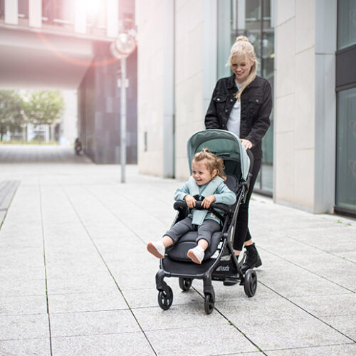 The Sunny stroller: lightweight, compact and the perfect all-day companion