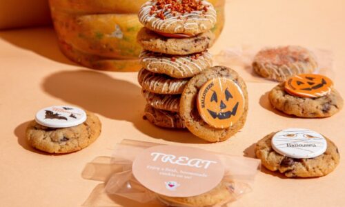 Mysterious trick-or-treat with Brunch & Cake 