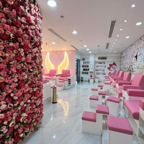 Decompress and relax at Cutting Edge Ladies Salon